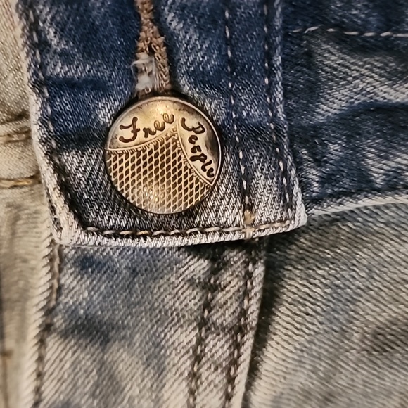 Free People ripped jeans - Picture 6 of 10